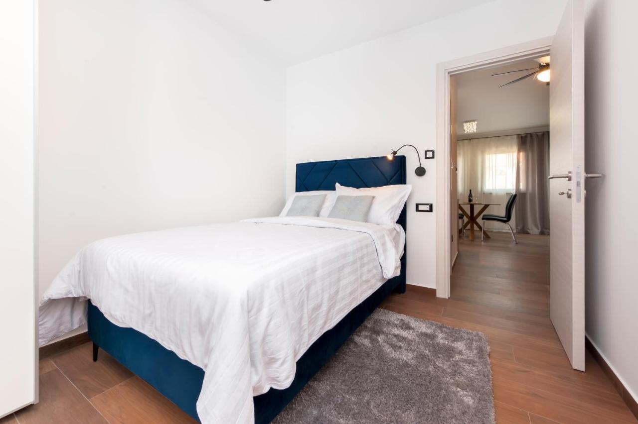 Apartments Sanja Rovinj Bagian luar foto